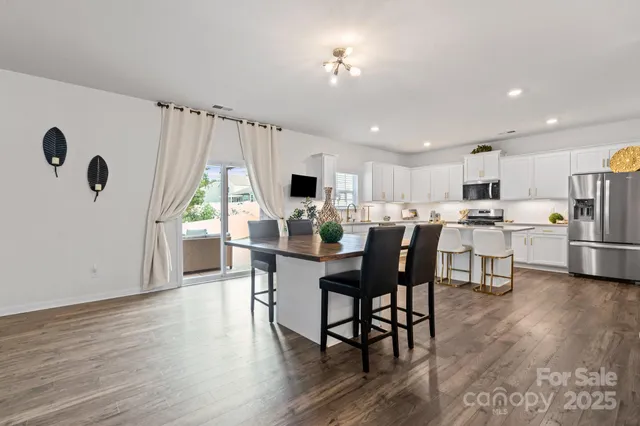 $499,000 | 919 Rock Haven Drive, Charlotte, NC 28216