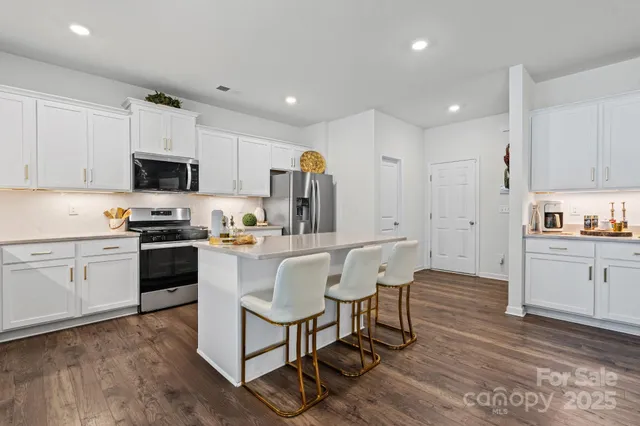 $499,000 | 919 Rock Haven Drive, Charlotte, NC 28216