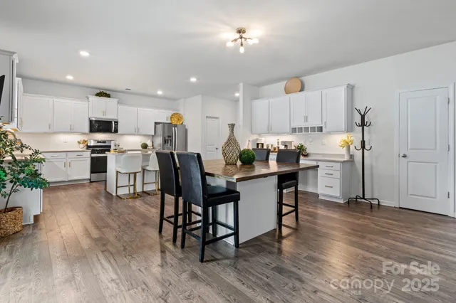 $499,000 | 919 Rock Haven Drive, Charlotte, NC 28216