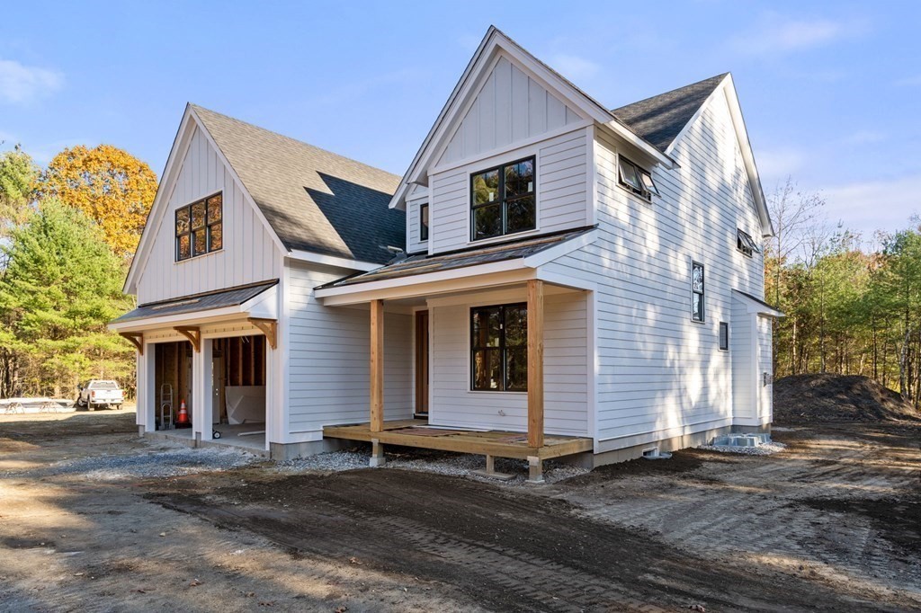 28 Chestnut Street Hudson, MA 01749 - Photo 3 of 23 Gallery Image 3