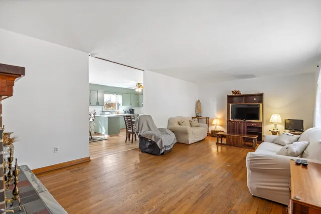 $319,900 | 3 Maple Terrace, Naugatuck, CT 06770