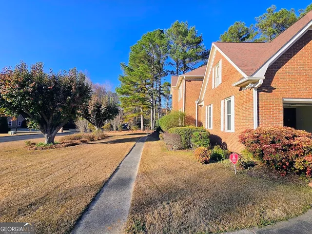 $2,395 | 270 North Drive, Fayetteville, GA 30214