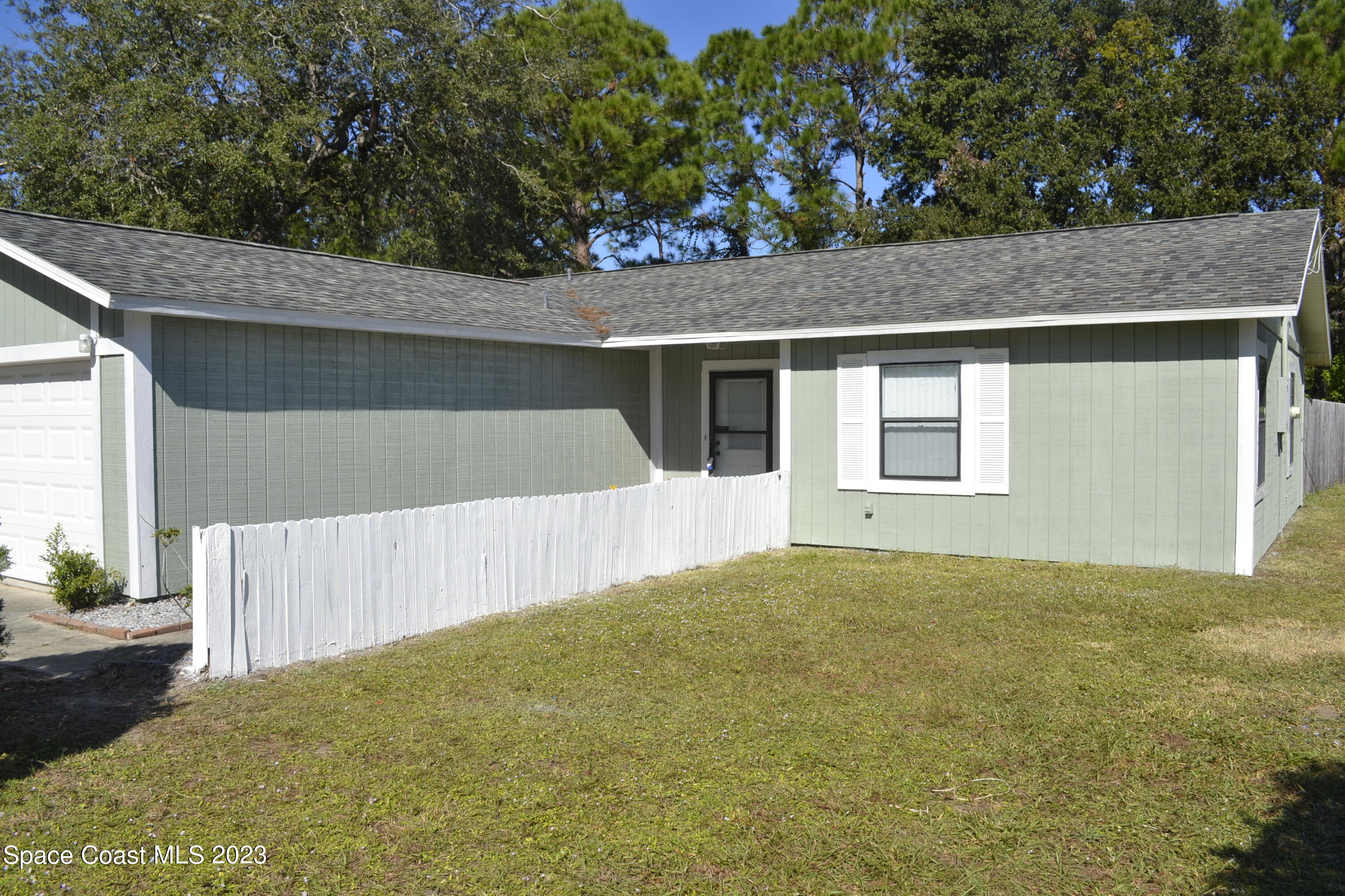 3910 Delespine Road Cocoa, FL 32927 - Photo 5 of 21 a house view with a outdoor space