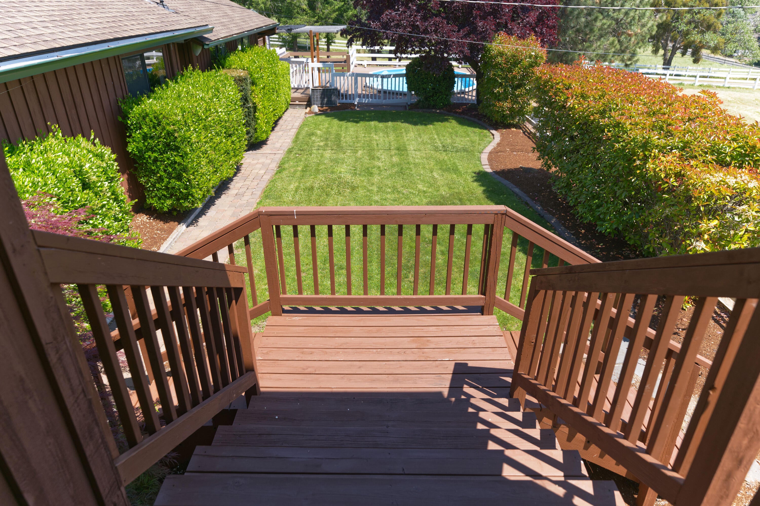 349 Wilson Road Ashland, OR 97520 - Photo 17 of 34 Stairs from Porch to Pool mls