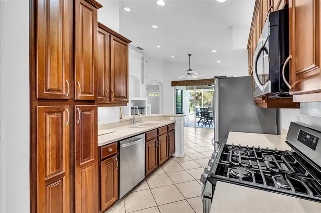 $3,195 | 6393 Rookery Circle, Bradenton, FL 34203