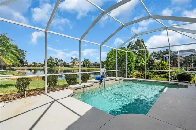 $3,195 | 6393 Rookery Circle, Bradenton, FL 34203