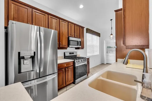 $3,195 | 6393 Rookery Circle, Bradenton, FL 34203