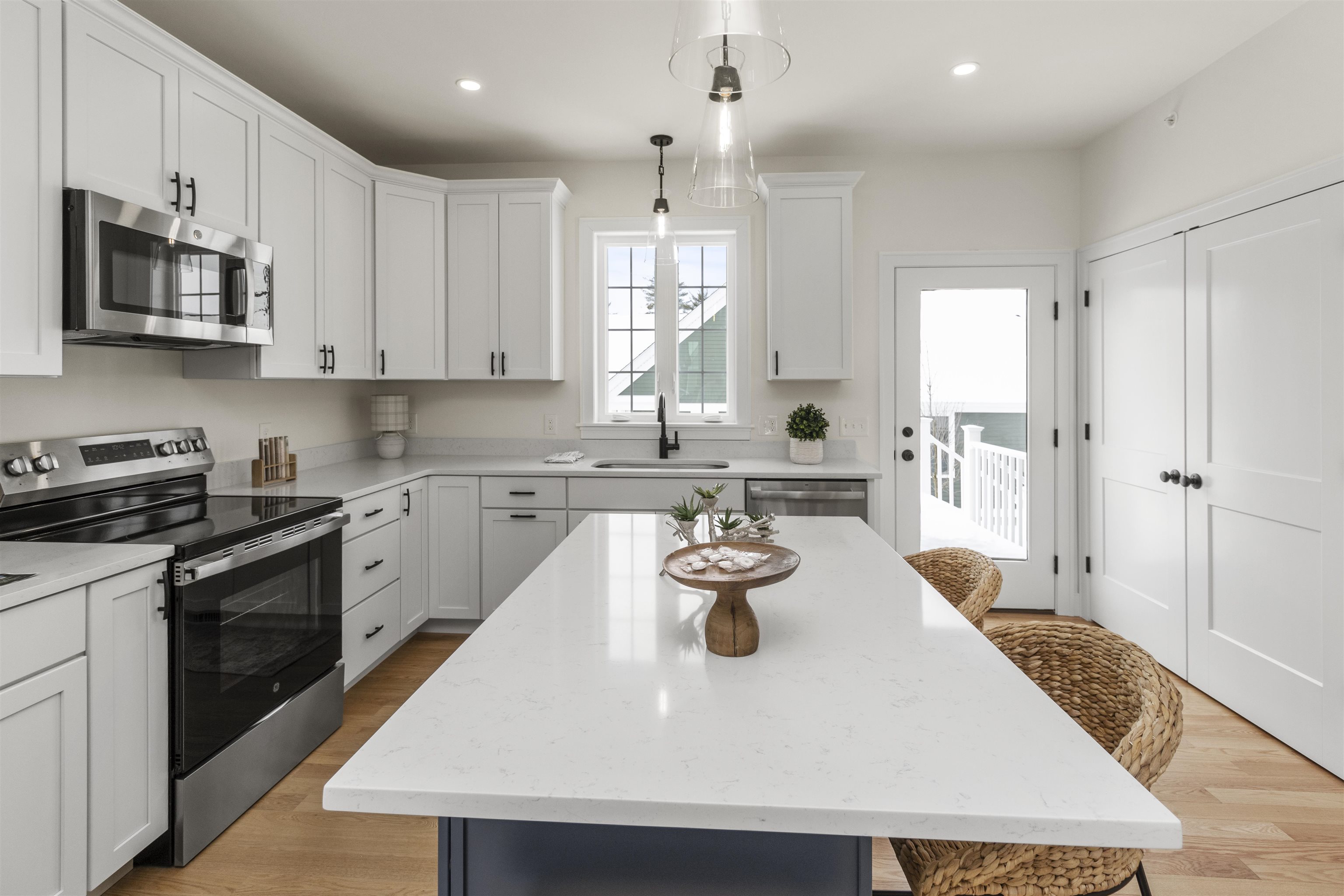 35 The Cliffs, Unit 35 Auburn, NH 03032 - Photo 13 of 32