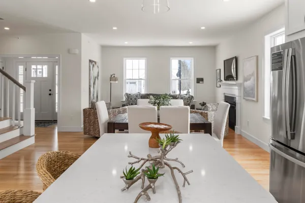 $819,900 | 35 The Cliffs, Unit 35, Auburn, NH 03032