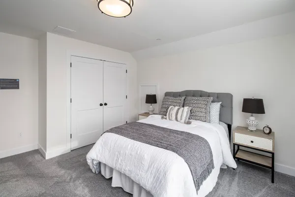 $819,900 | 35 The Cliffs, Unit 35, Auburn, NH 03032