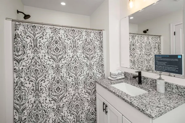 $819,900 | 35 The Cliffs, Unit 35, Auburn, NH 03032