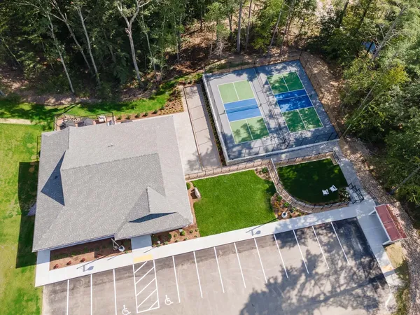 $819,900 | 35 The Cliffs, Unit 35, Auburn, NH 03032