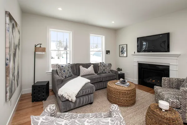 $819,900 | 35 The Cliffs, Unit 35, Auburn, NH 03032