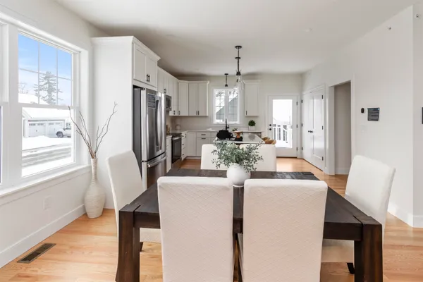 $819,900 | 35 The Cliffs, Unit 35, Auburn, NH 03032