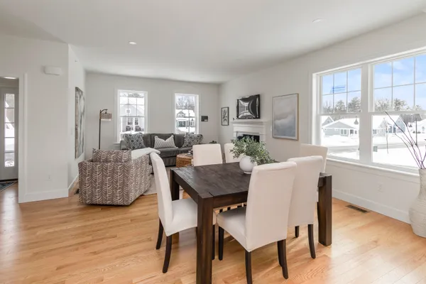 $819,900 | 35 The Cliffs, Unit 35, Auburn, NH 03032