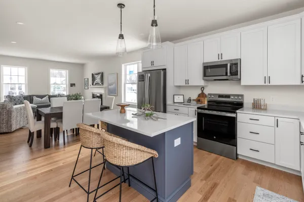 $819,900 | 35 The Cliffs, Unit 35, Auburn, NH 03032