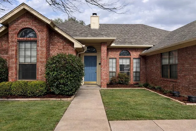 $289,900 | 2005 Hunter Glade Lane, Arlington, TX 76012