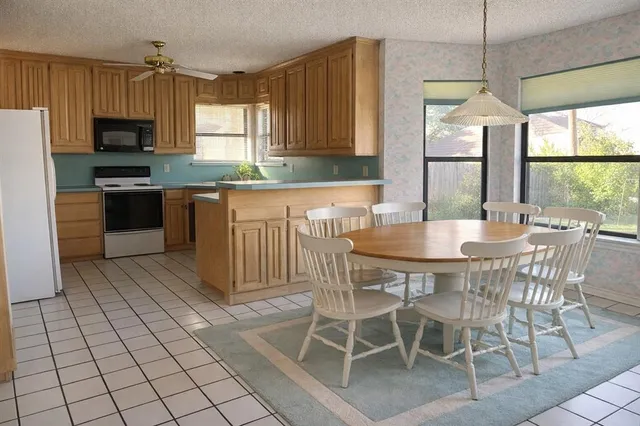 $289,900 | 2005 Hunter Glade Lane, Arlington, TX 76012