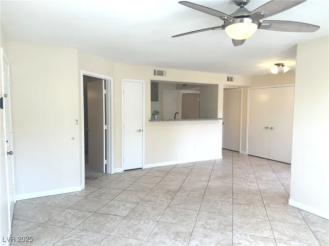 $1,400 | 555 East Silverado Ranch Boulevard, Unit 1002, Las Vegas, NV 89183
