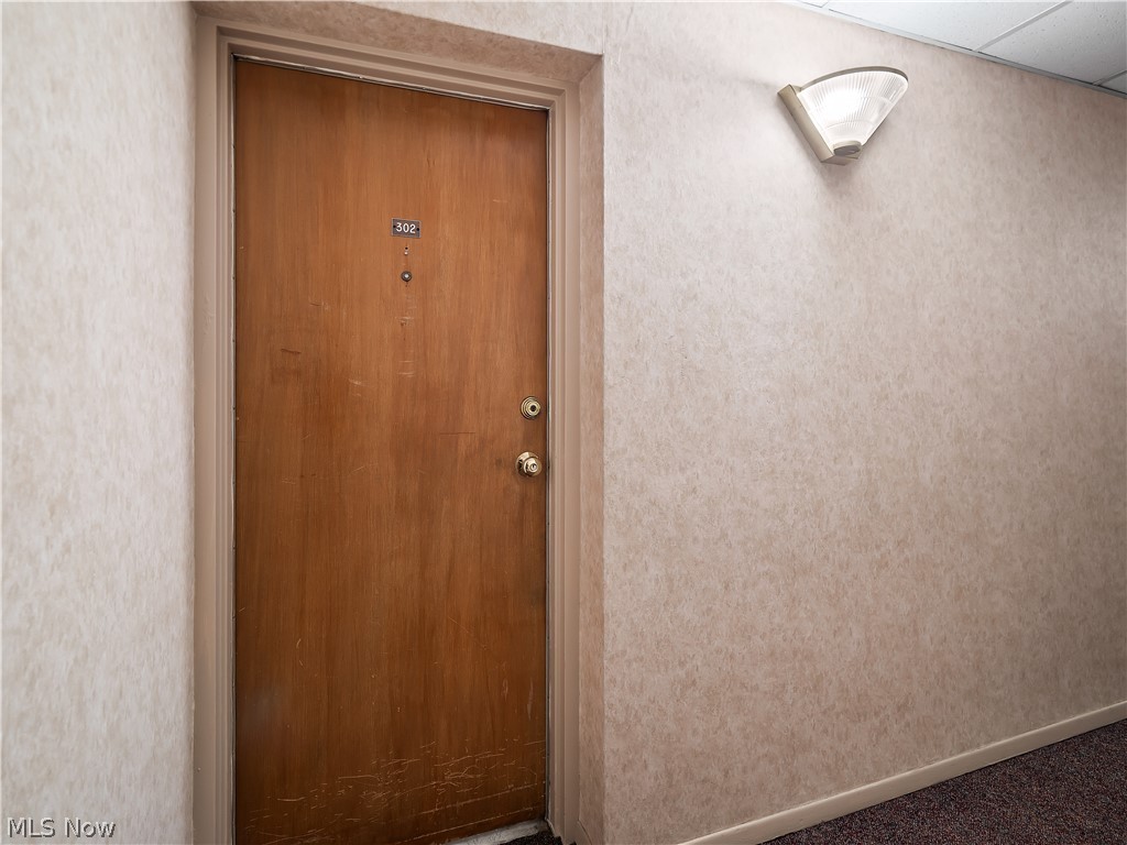 1480 Warren Road, Unit 302 Lakewood, OH 44107 - Photo 8 of 32