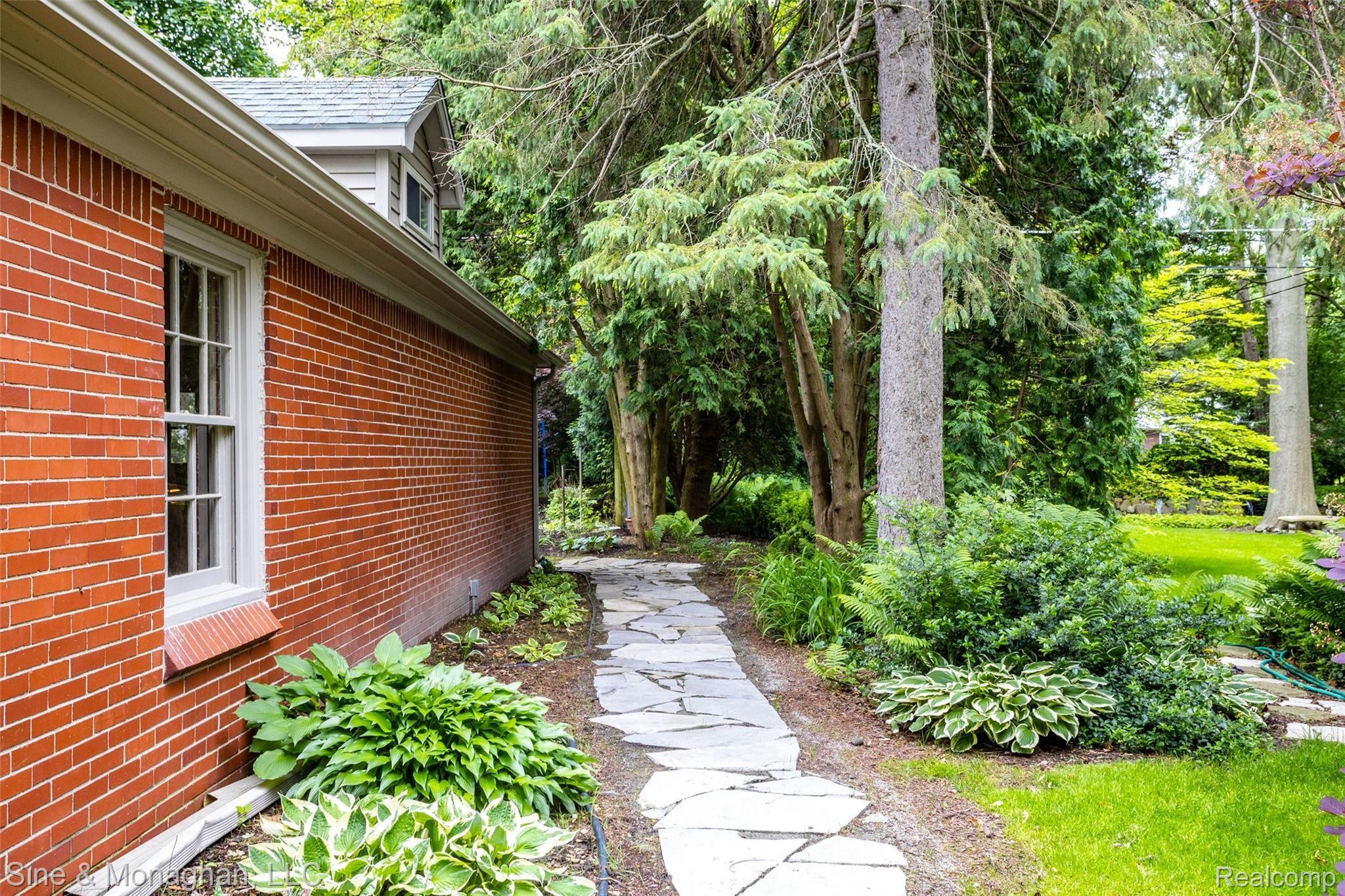 901 South Oxford Road Grosse Pointe, MI 48236 - Photo 6 of 72 901 S Oxford L005.jpg