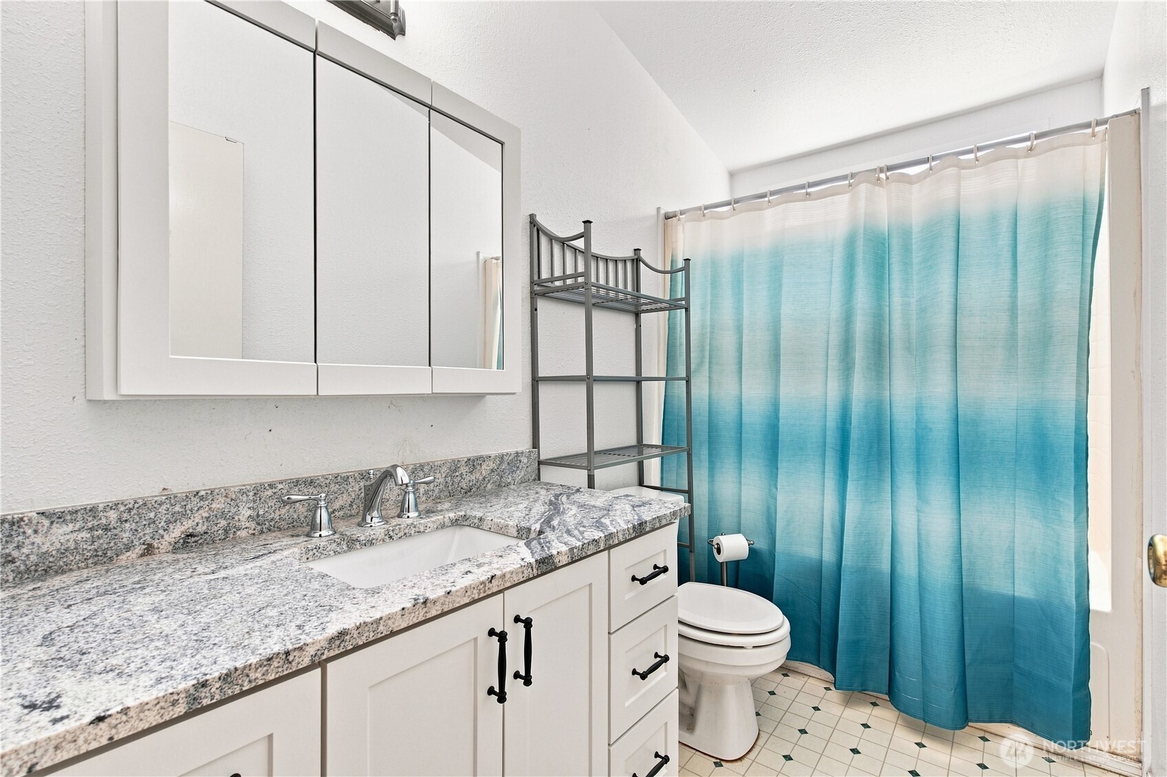 5536 Northeast Falcon Ridge Lane Poulsbo, WA 98370 - Photo 28 of 39 Gallery Image 28