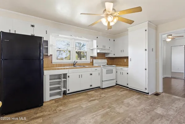 $250,000 | 204 Glenburnie Drive, New Bern, NC 28560