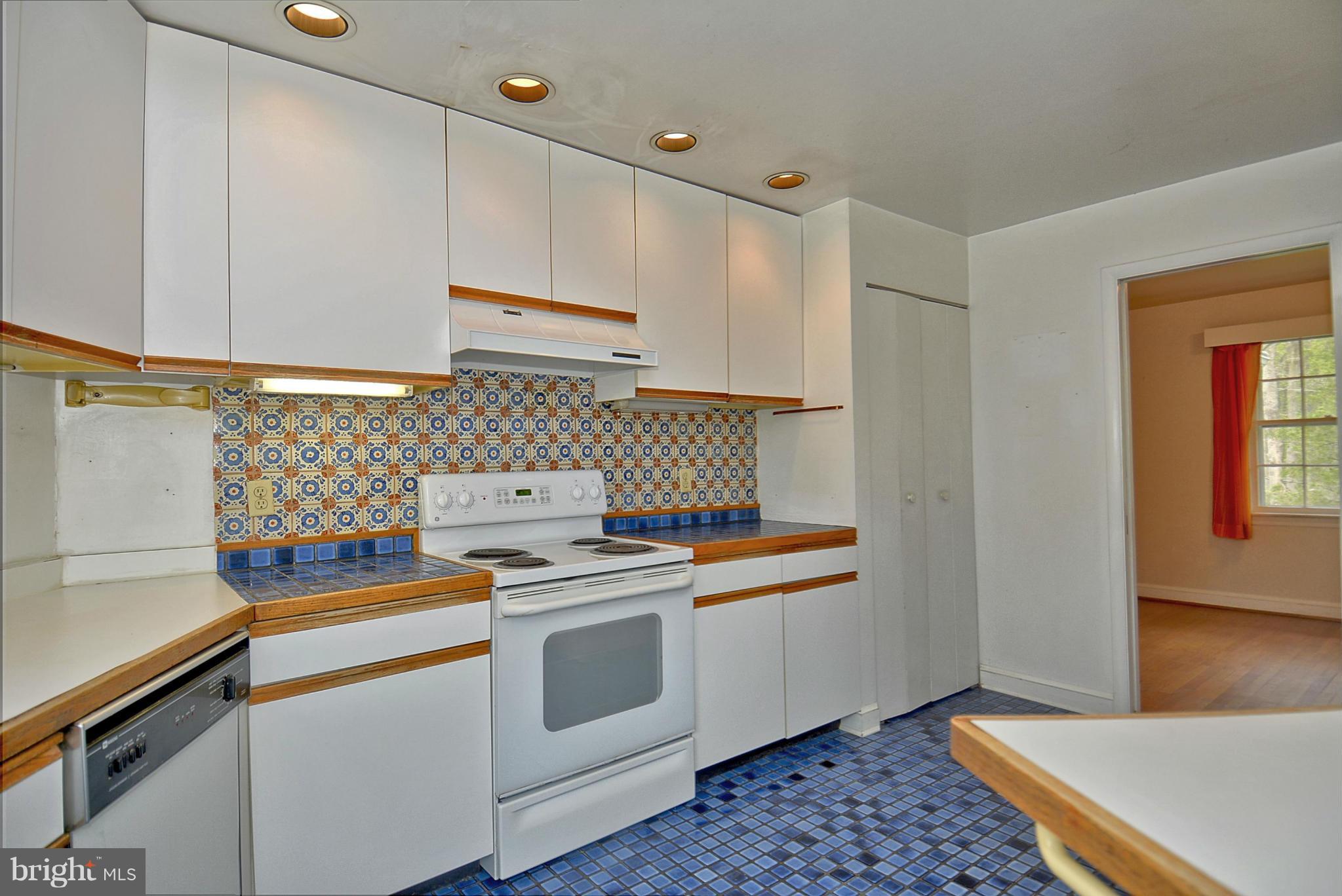 12013 Kemp Mill Road Silver Spring, MD 20902 - Photo 12 of 30 Kitchen