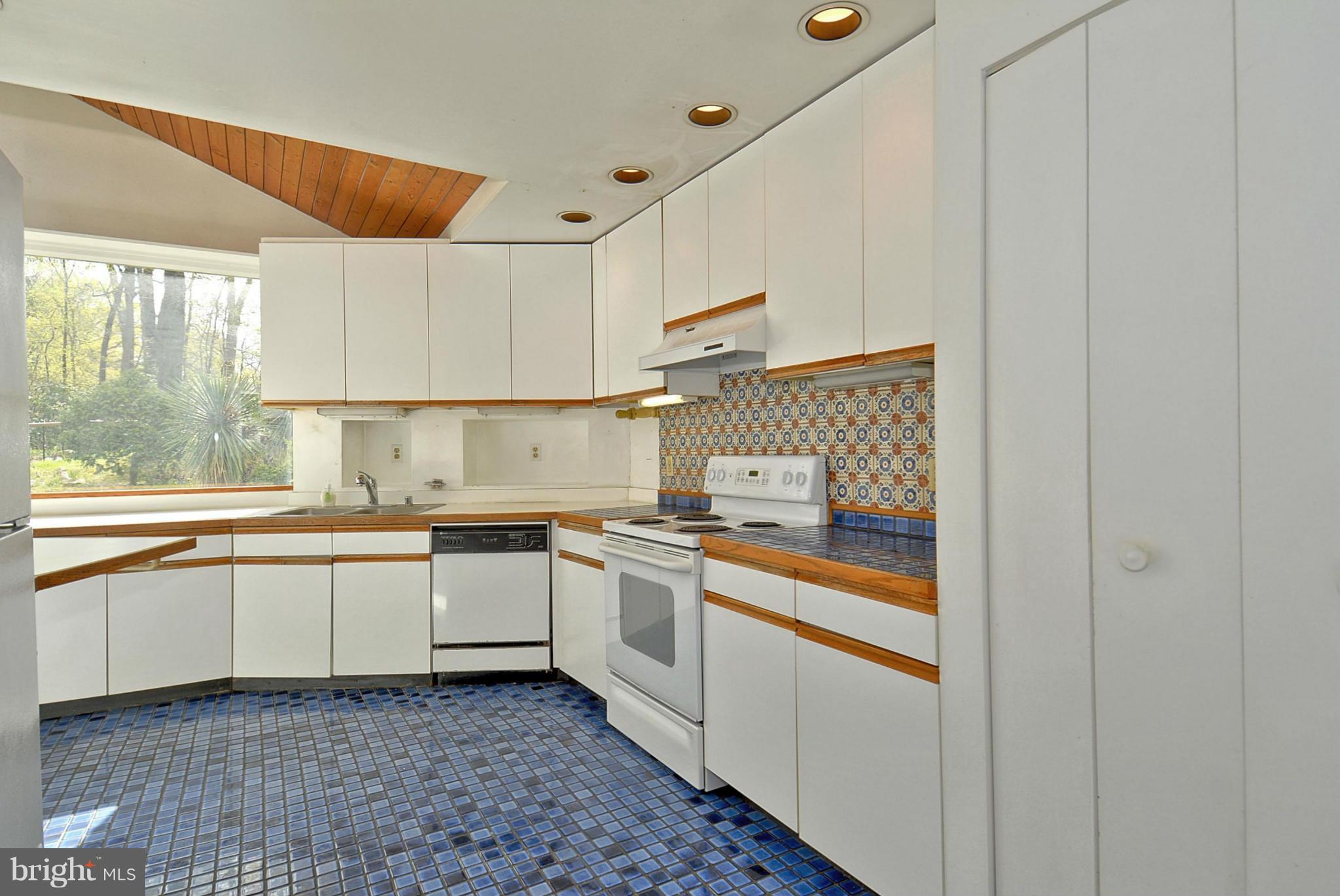 12013 Kemp Mill Road Silver Spring, MD 20902 - Photo 10 of 30 Kitchen