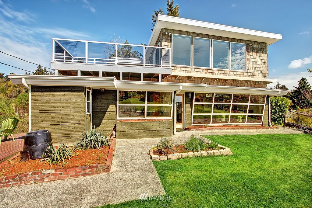 17449 Sylvester Road Southwest Burien, WA 98166 - Photo 1 of 16 Gallery Image 1