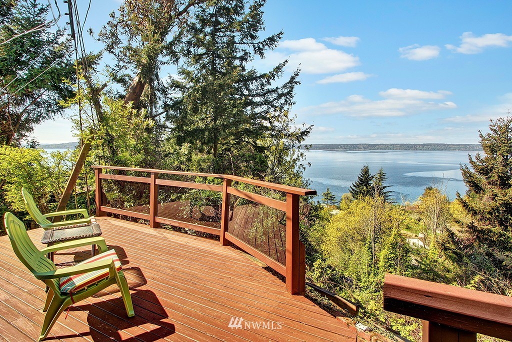 17449 Sylvester Road Southwest Burien, WA 98166 - Photo 3 of 16 Gallery Image 3