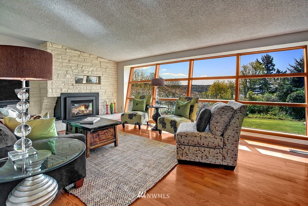 17449 Sylvester Road Southwest Burien, WA 98166 - Photo 5 of 16 Gallery Image 5