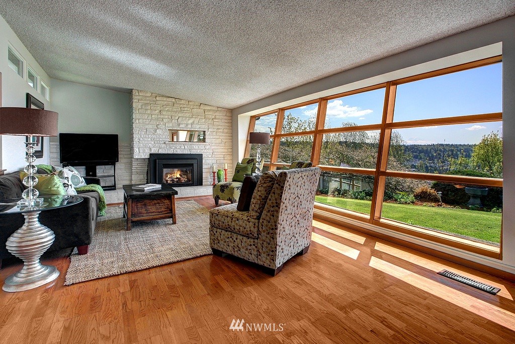17449 Sylvester Road Southwest Burien, WA 98166 - Photo 7 of 16 Gallery Image 7