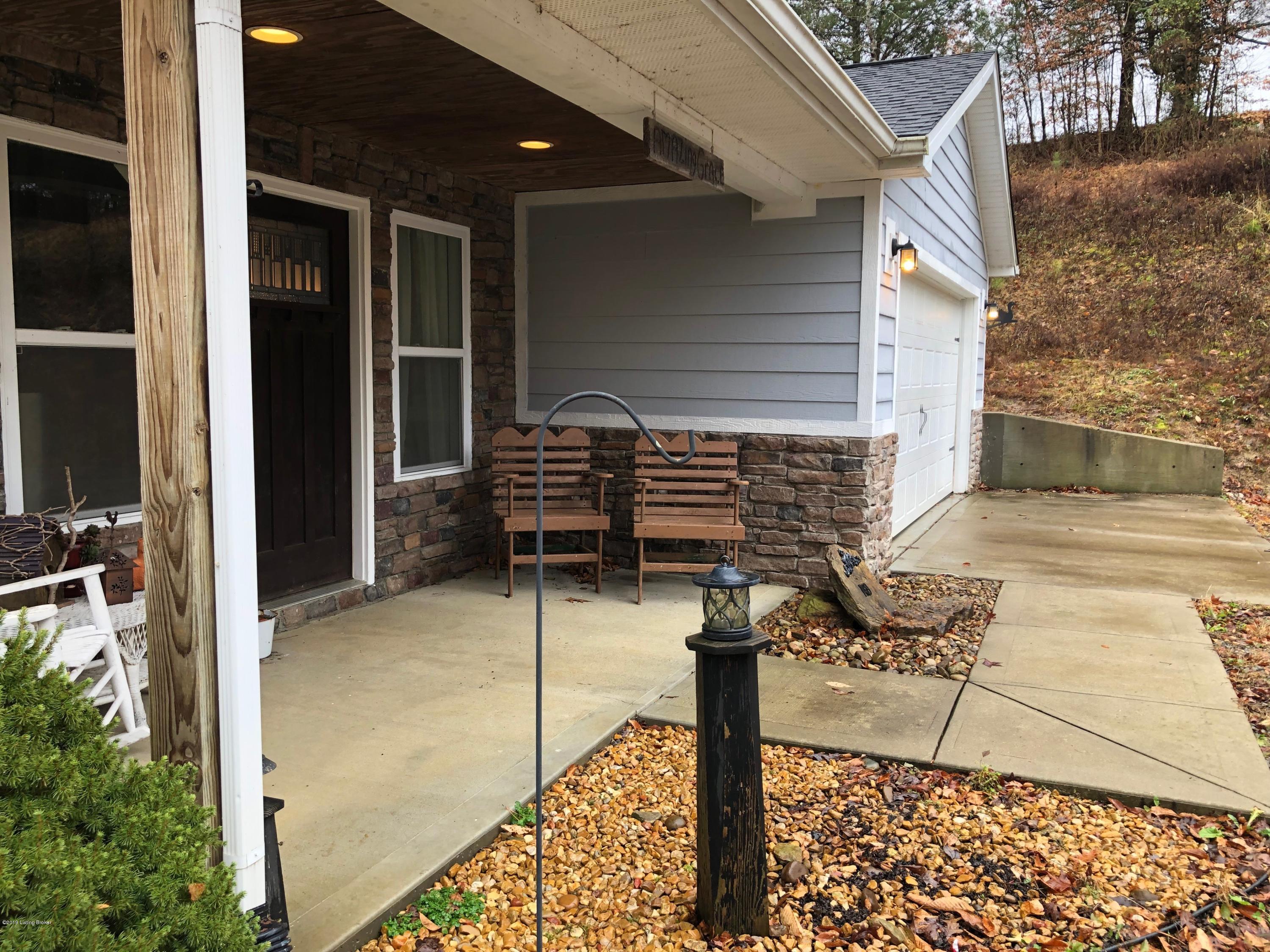 1469 Dog Creek Road Caneyville, KY 42721 - Photo 3 of 51 Front Porch