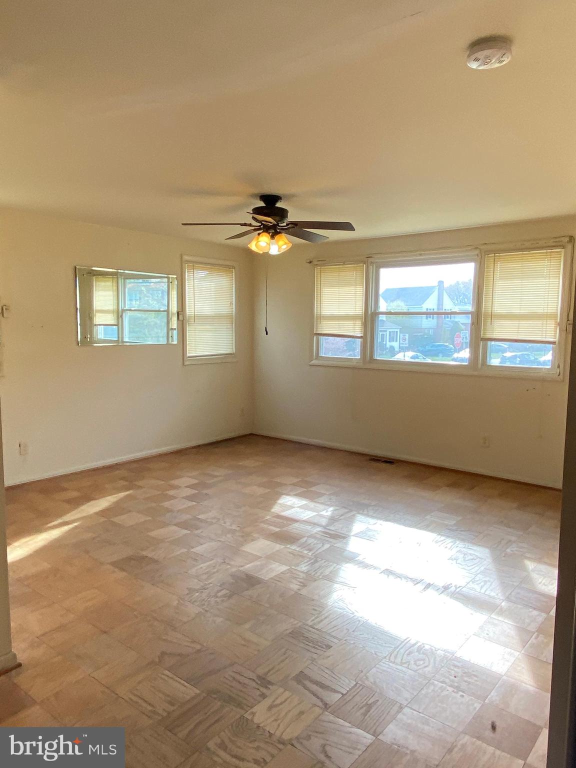5100 Shelbourne Road Baltimore, MD 21227 - Photo 17 of 36