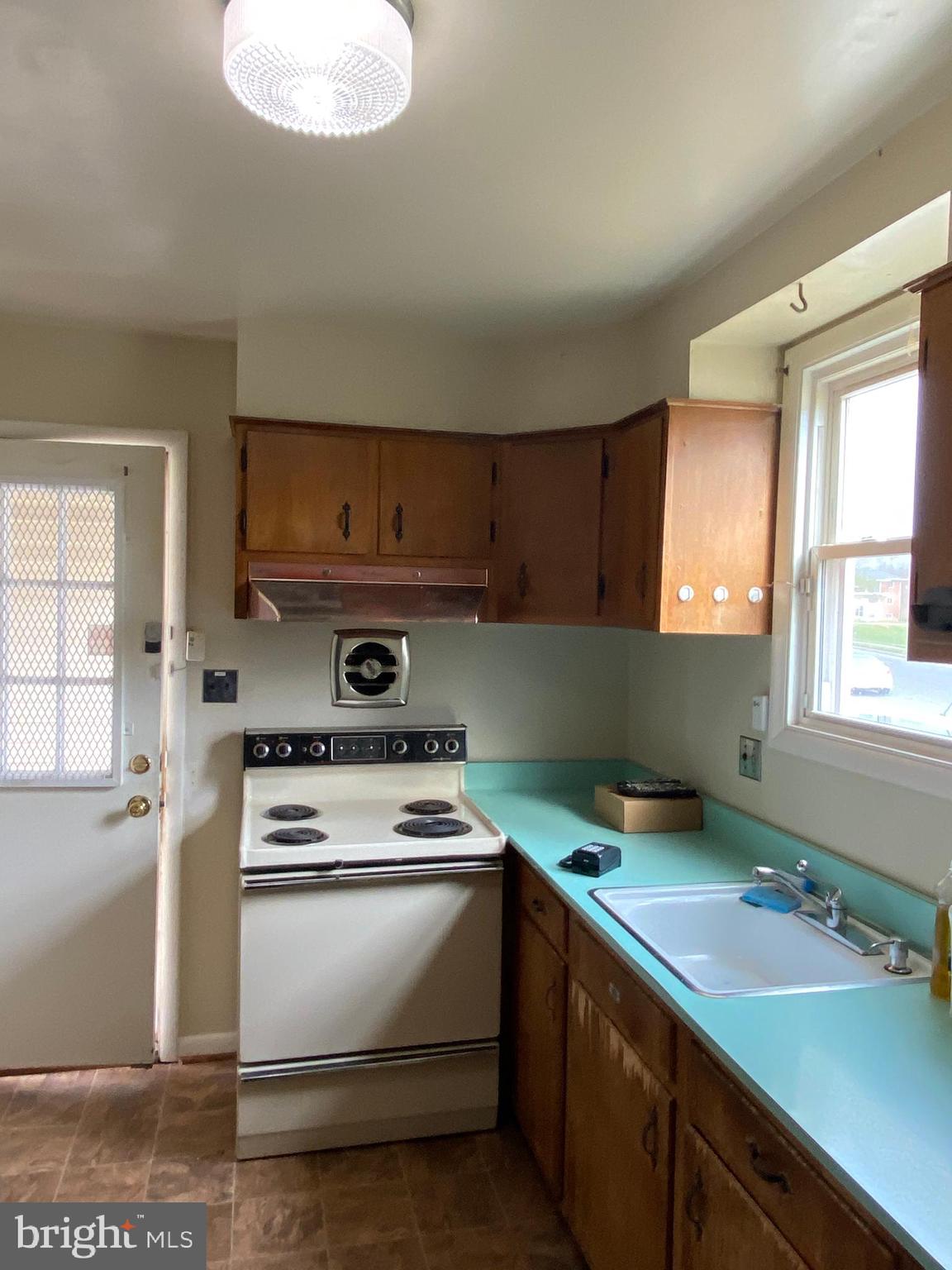 5100 Shelbourne Road Baltimore, MD 21227 - Photo 18 of 36