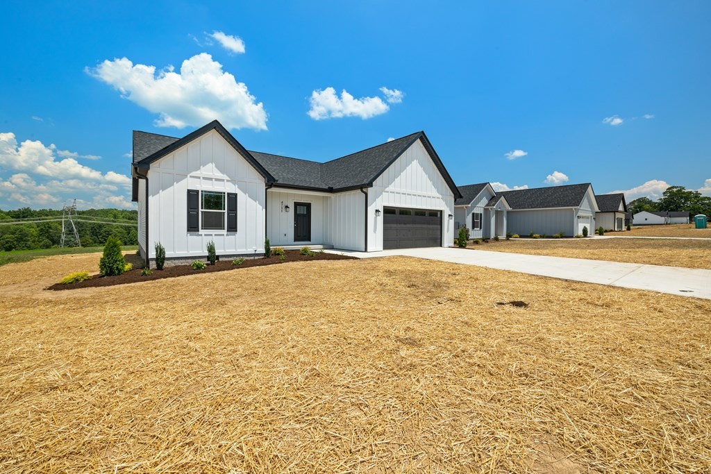 4711 Window Cliff Road Baxter, TN 38544 - Photo 3 of 23 Gallery Image 3