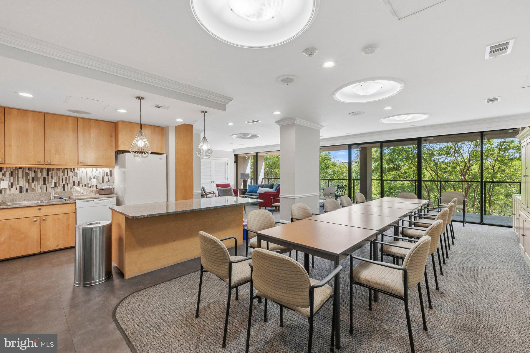 1101 South Arlington Ridge Road, Unit 1109 Arlington, VA 22202 - Photo 31 of 48