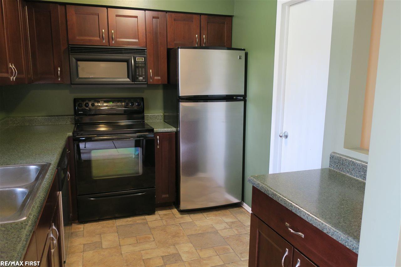 1514 Porter Circle, Unit 210/25 Rochester Hills, MI 48307 - Photo 3 of 9