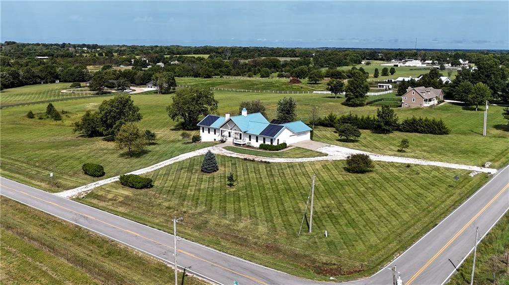 20660 Mission Road Stilwell, KS 66085 - Photo 58 of 67 Gallery Image 58