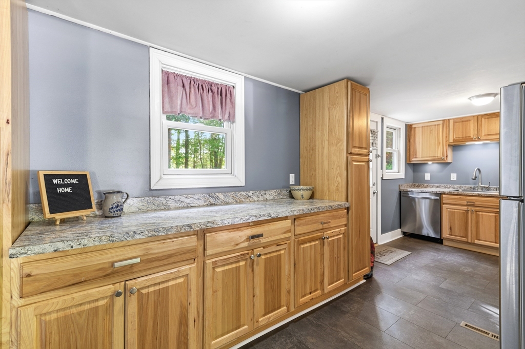 74 Johnson Street Raynham, MA 02767 - Photo 8 of 29
