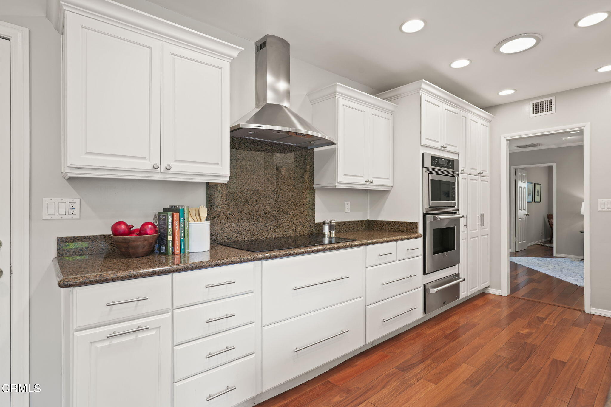 1340 Lomay Place Pasadena, CA 91103 - Photo 14 of 26 14-web-or-mls-1340-lomay-pl