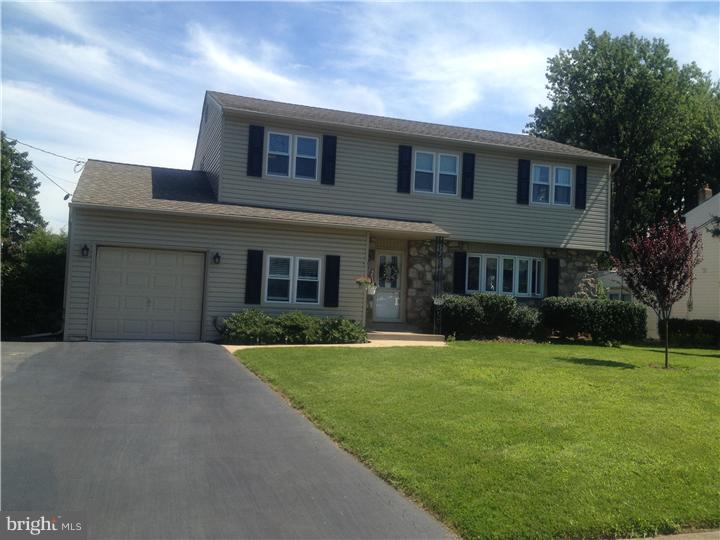 924 Hilltop Road Warminster, PA 18974 - Photo 1 of 21 Gallery Image 1