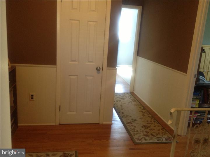 924 Hilltop Road Warminster, PA 18974 - Photo 13 of 21 Gallery Image 13