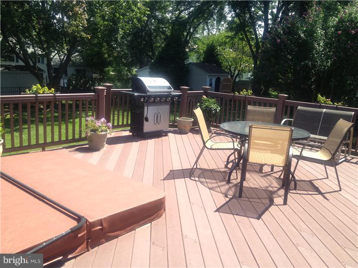 924 Hilltop Road Warminster, PA 18974 - Photo 16 of 21 Gallery Image 16