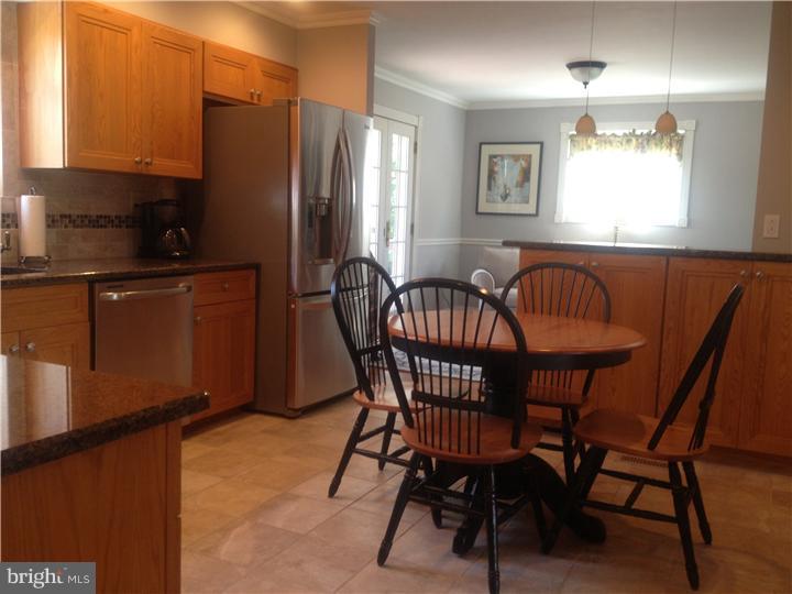 924 Hilltop Road Warminster, PA 18974 - Photo 3 of 21 Gallery Image 3