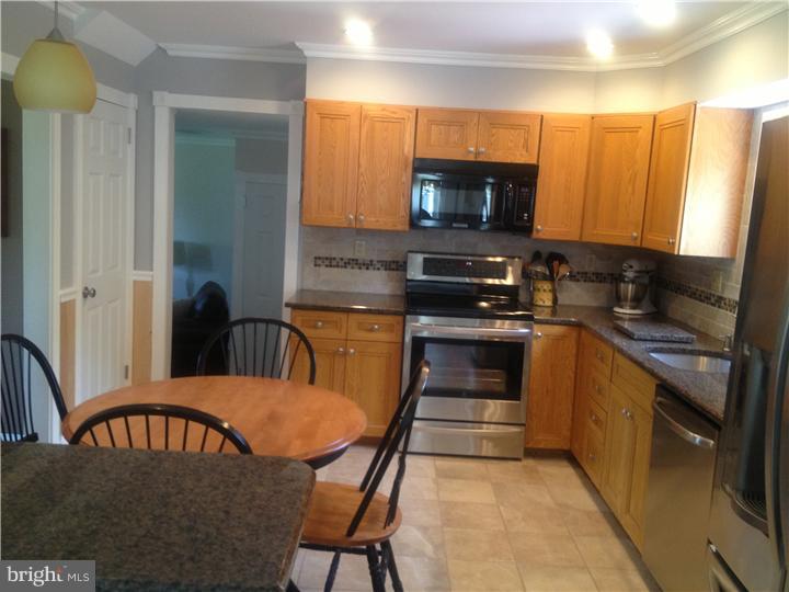 924 Hilltop Road Warminster, PA 18974 - Photo 4 of 21 Gallery Image 4