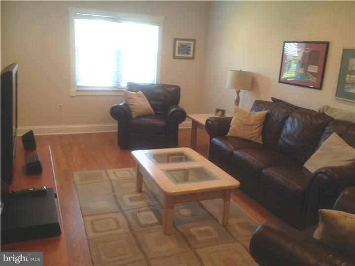 924 Hilltop Road Warminster, PA 18974 - Photo 6 of 21 Gallery Image 6