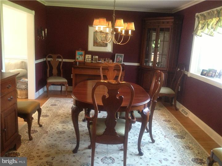 924 Hilltop Road Warminster, PA 18974 - Photo 8 of 21 Gallery Image 8