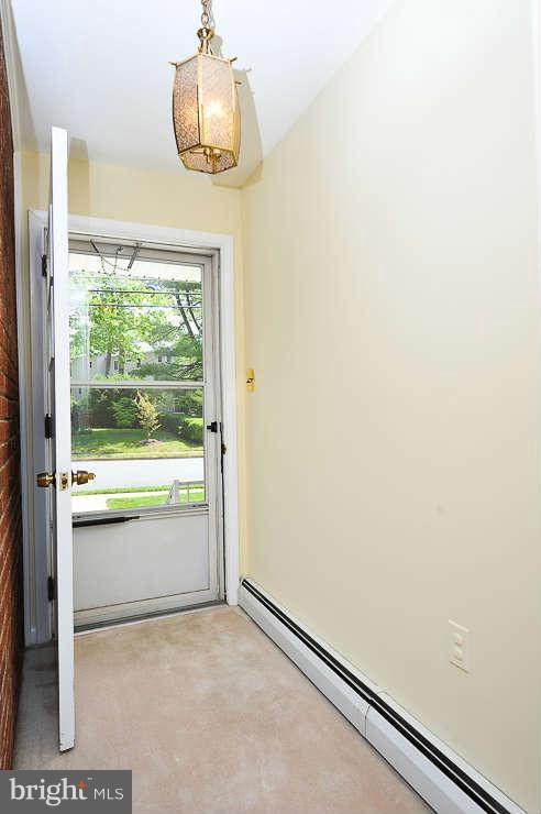 507 Moorefield Road Southwest Vienna, VA 22180 - Photo 2 of 30 Foyer